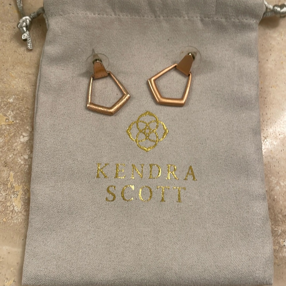 Kendra Scott rose gold earrings
